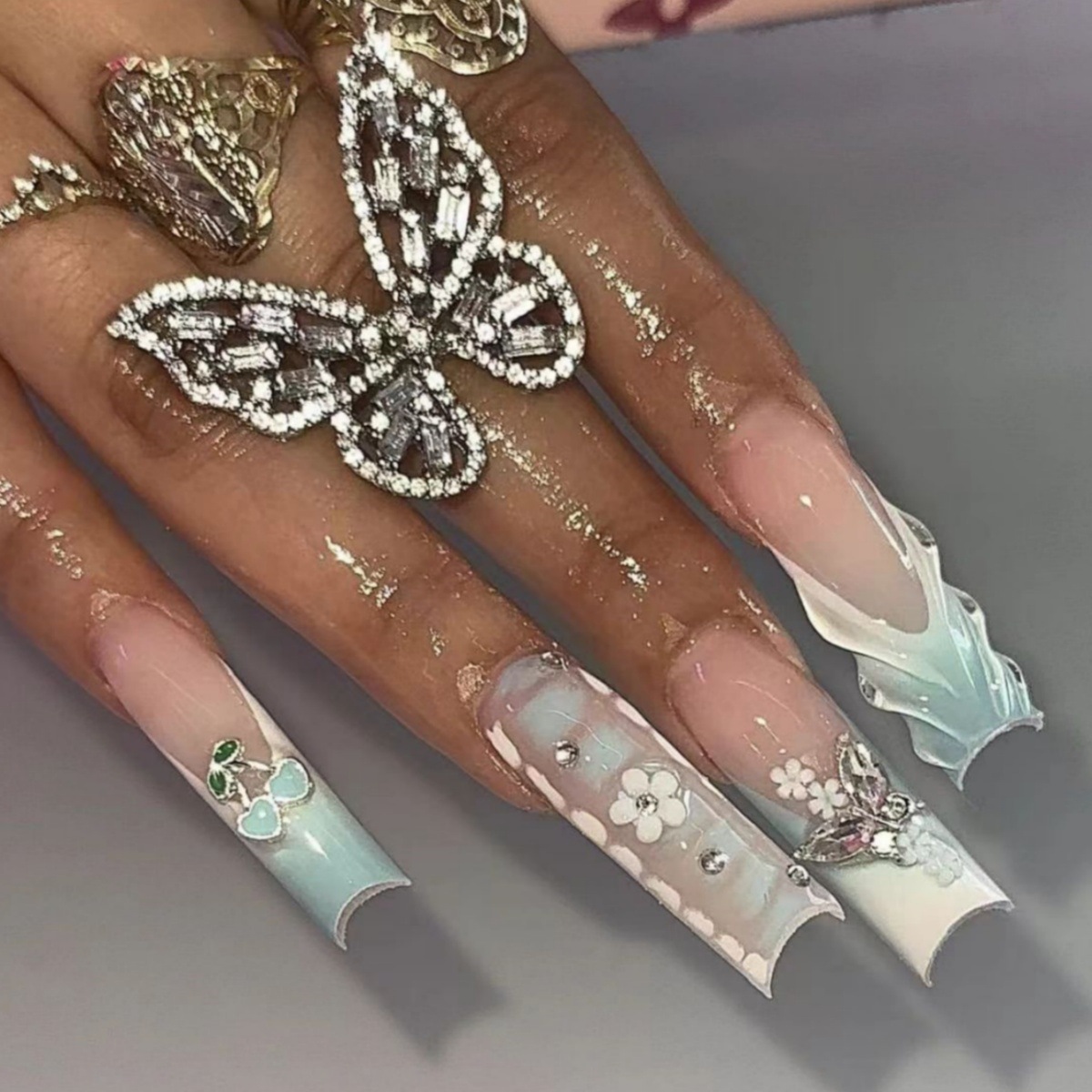 24개 꽃무늬 프레스온 네일 아트 라인 프렌치 팁 롱  - Nail Art French Nails 리뷰 및 가격